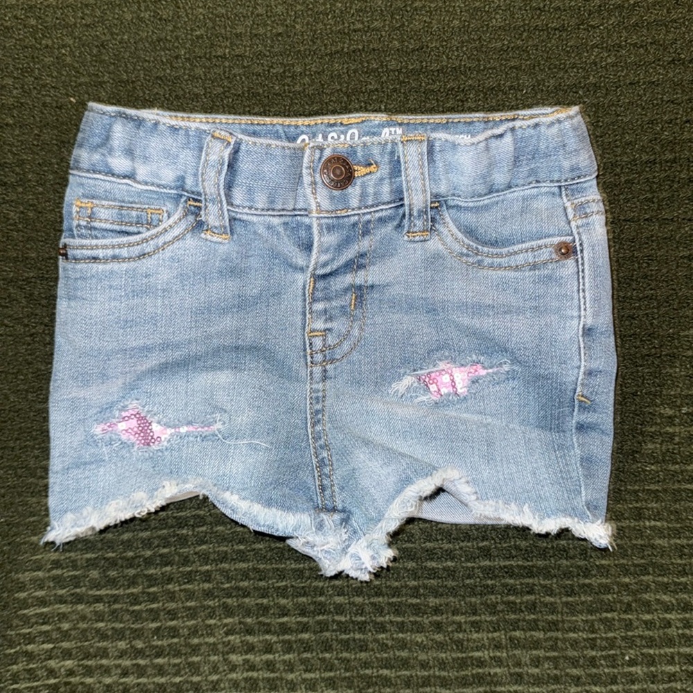 Cat & Jack Blue Denim Shorts with Pink Accents - Size: 18 M
